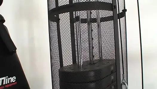 Ateşli seksi genç esmer sağlam bir yarak alıyor