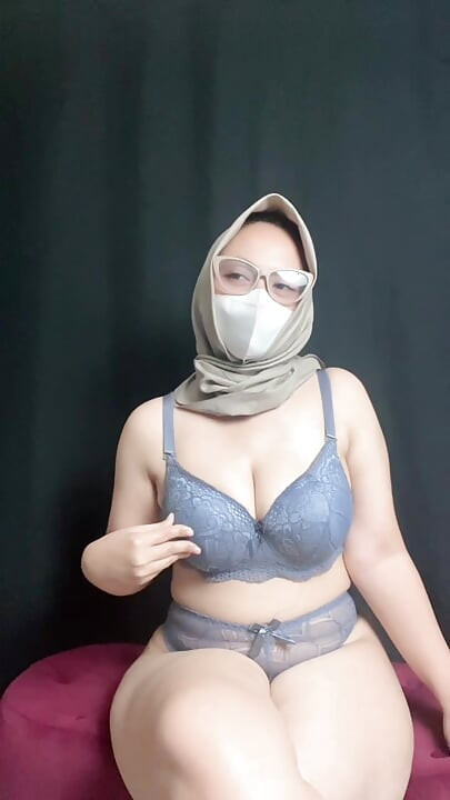 Indonesian hot bikini