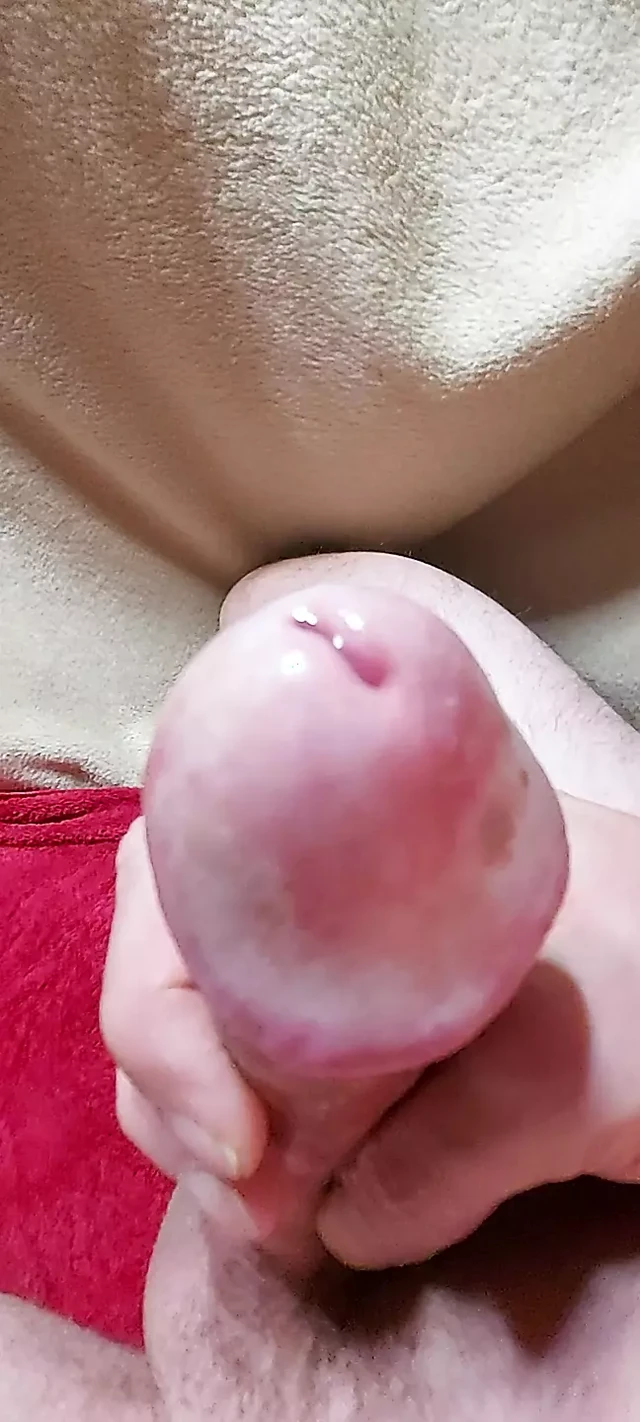 Masturbating precum and cumshot