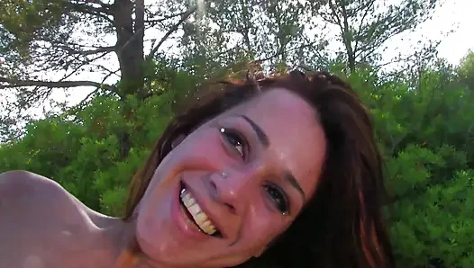 Dua pelacur lepas dientot pantatnya di taman