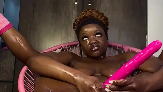 Плохая девушка буквально стекает в сеть, она даже не пыталась себя вести