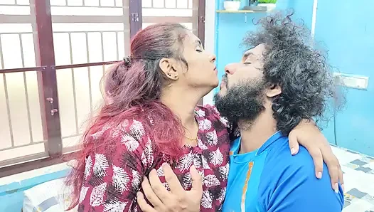 Ciuman panas dengan pers pantat