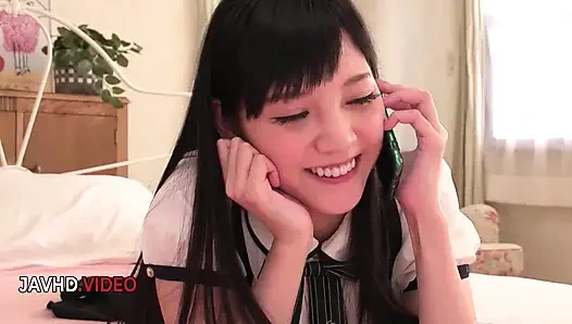 Ateşli Asyalı üçlü maceradan önce harika sakso çekiyor