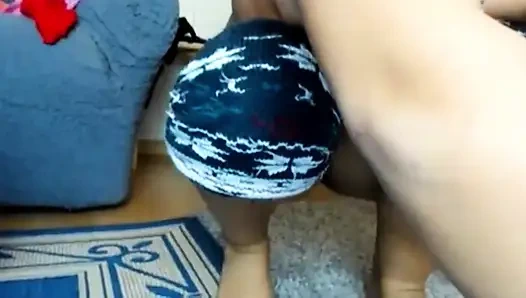 Sesi solo sensual: cewek seksi lagi asik diam-diam