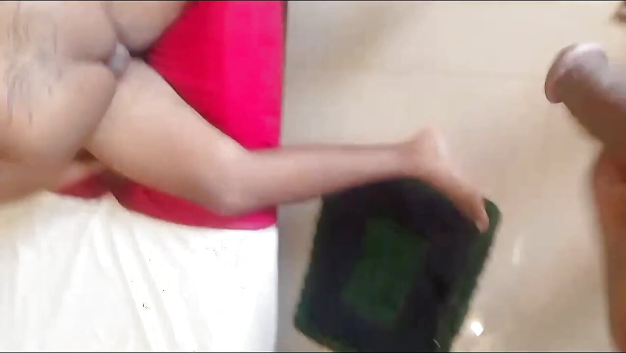 Sl patni ko bos aur pati ke saath dohri chudaee milti hai