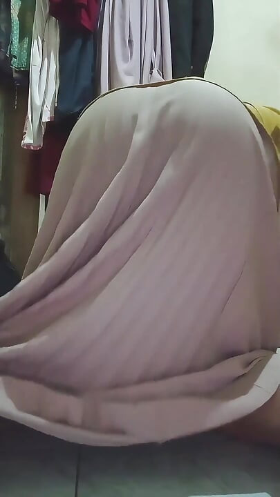 Возбужденный мусульманский фембой