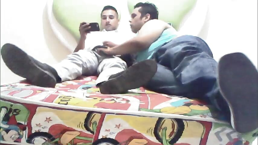 Мій нервовий гетеросексуальний зведений брат смокчеться після того, як довго благав його. Зрештою