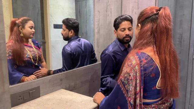 Seeing the sexy wife, the husband took leave from the office and the two had sex together.
