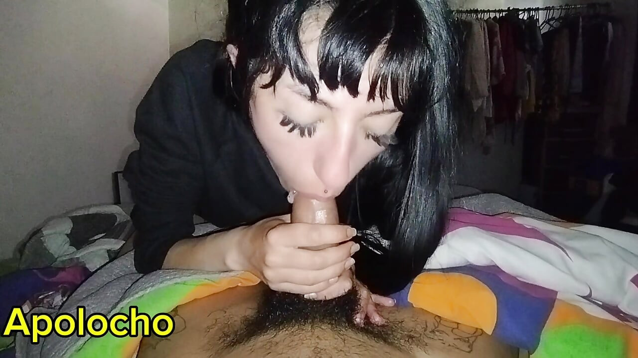 Blowjob from my girlfriend, expert in making me feel pleasure