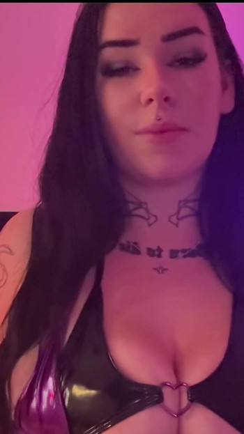 Dominantes britisches goth-mädchen wichsanleitung | Clip 1