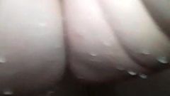 Angie baila y muestra su vagina