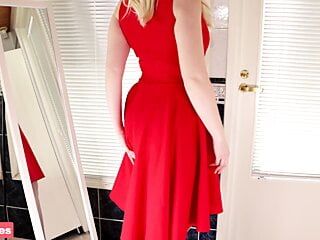 Ibu mencoba gaun merah baru dan anak menyukainya creampie tabu 4k