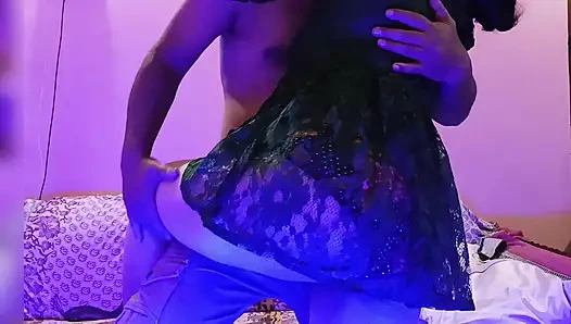 Die frau meines freundes rief mich plötzlich um 2 uhr in der nacht an und bat mich, sie zu ficken