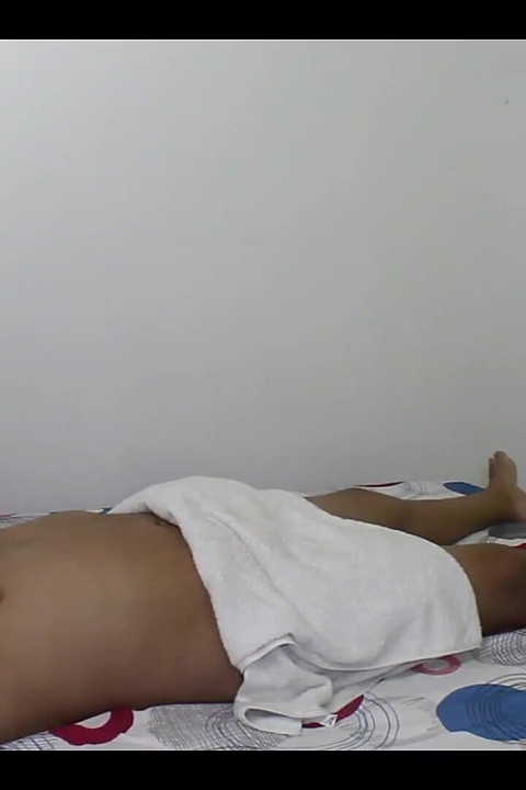 我的继兄弟感觉不好, 我借此机会给他一次很好的性爱作为药物 - 他用精液填满我的阴户 第1部分