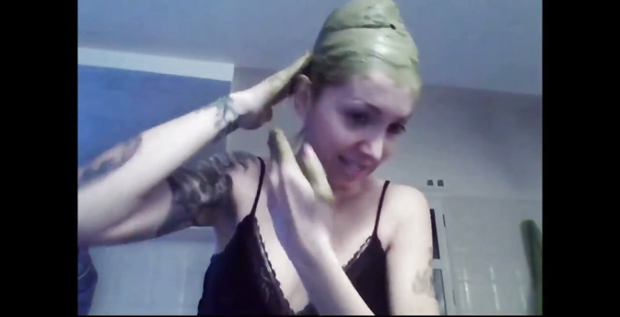 마법의 주문! 아름다운 끔찍한 여자