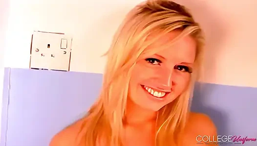 Milly Hedgland ile yazlık elbise striptiz