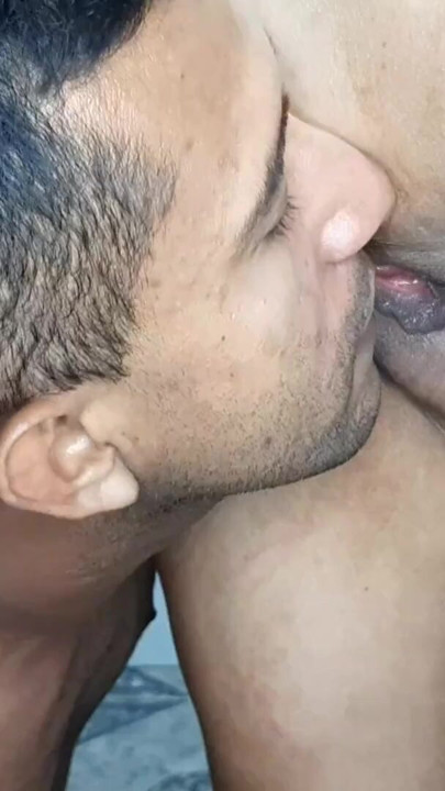 Sucking the pussy of a hot mature | Clip 1