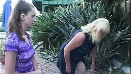 Lesbian blonde milf double penetrated dildo fucking (Full original movie)