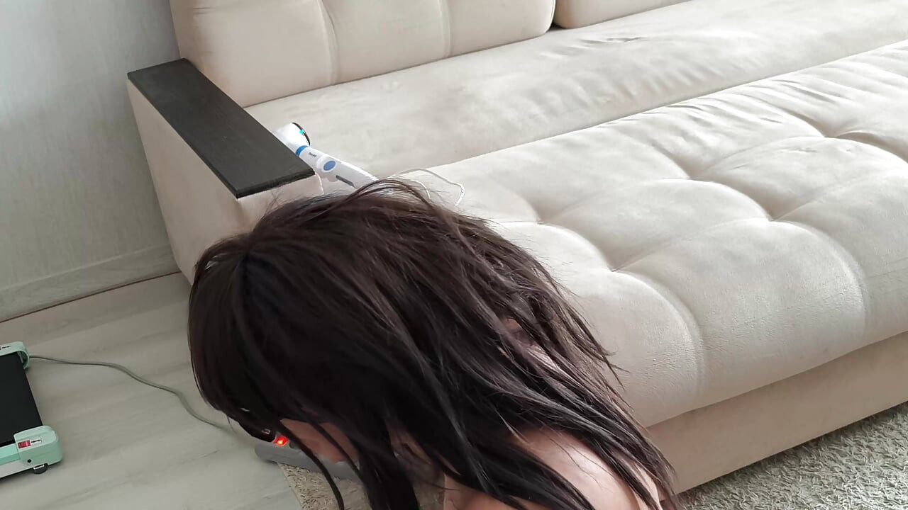 全新雙性戀三人行男男女三聯。妻子為丈夫邀請雙性戀奴隸。第 2 部分。第31623集