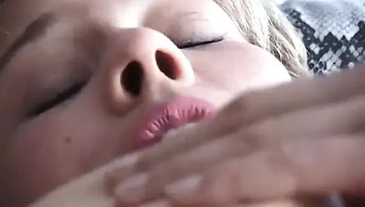 Blonde prostituiert und fingert