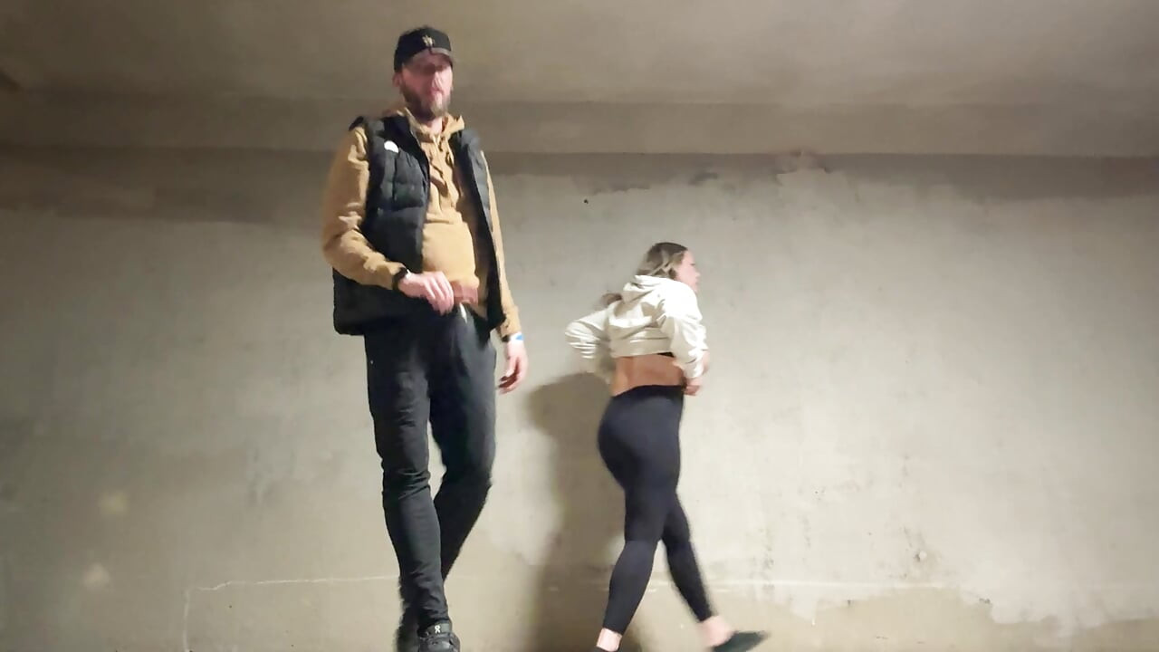 Manželka šukala v centru po večírku pod mostem