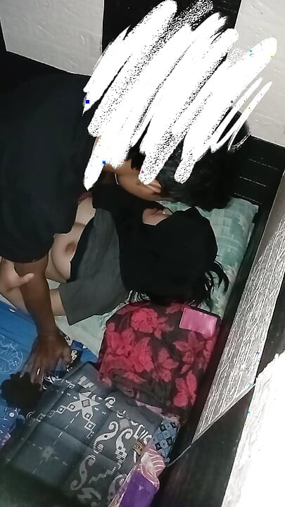 O prazer da minha buceta estreita e pele branca da minha mulher asiática