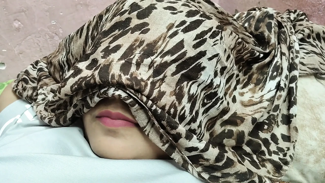 性感的女孩做爱和口交非常激烈的性爱