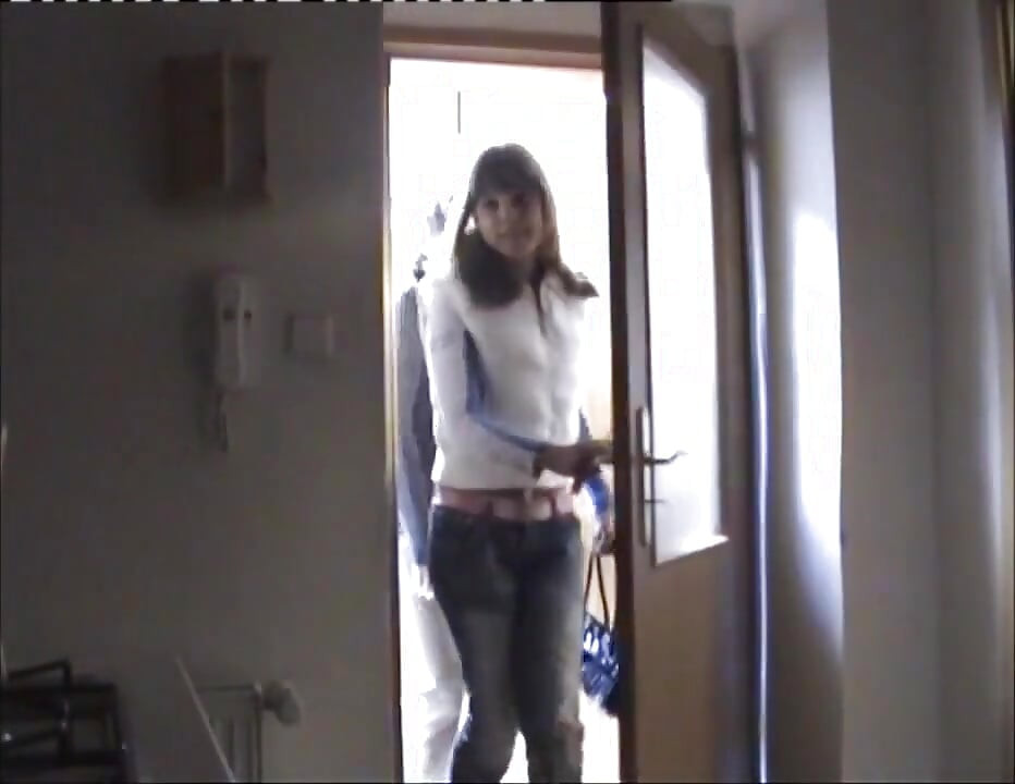 Real amateur couple pussy fucking in dogging