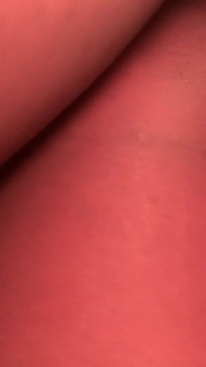 ホットな黒い美女が大きな黒いペニスに膣を突かれる | クリップ 2