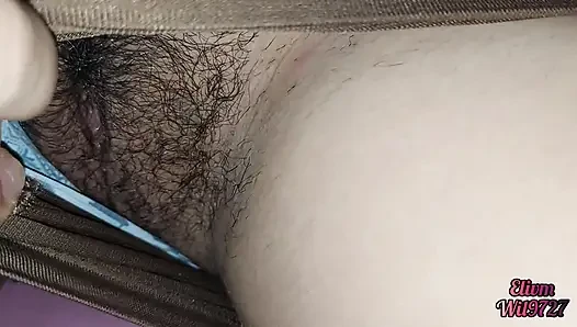 Desi üvey annem büyük hamile göğüslerine dokunmama izin veriyor