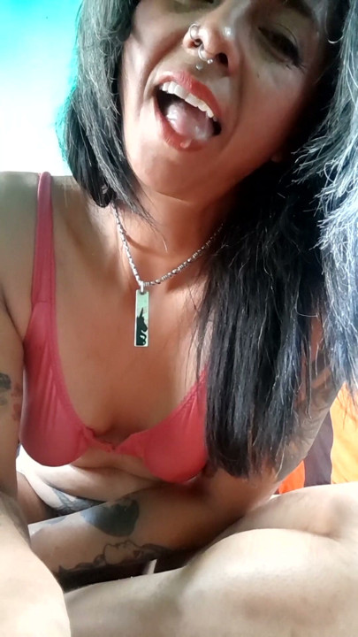 Pink temptation: Smoke ans Toes | Clip 1