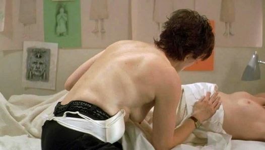 杰西卡查斯坦在丑闻星球.com上的裸体女同性恋场景