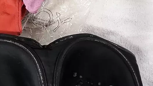 İşe gitmeden önce karısının sutyeninde cumming