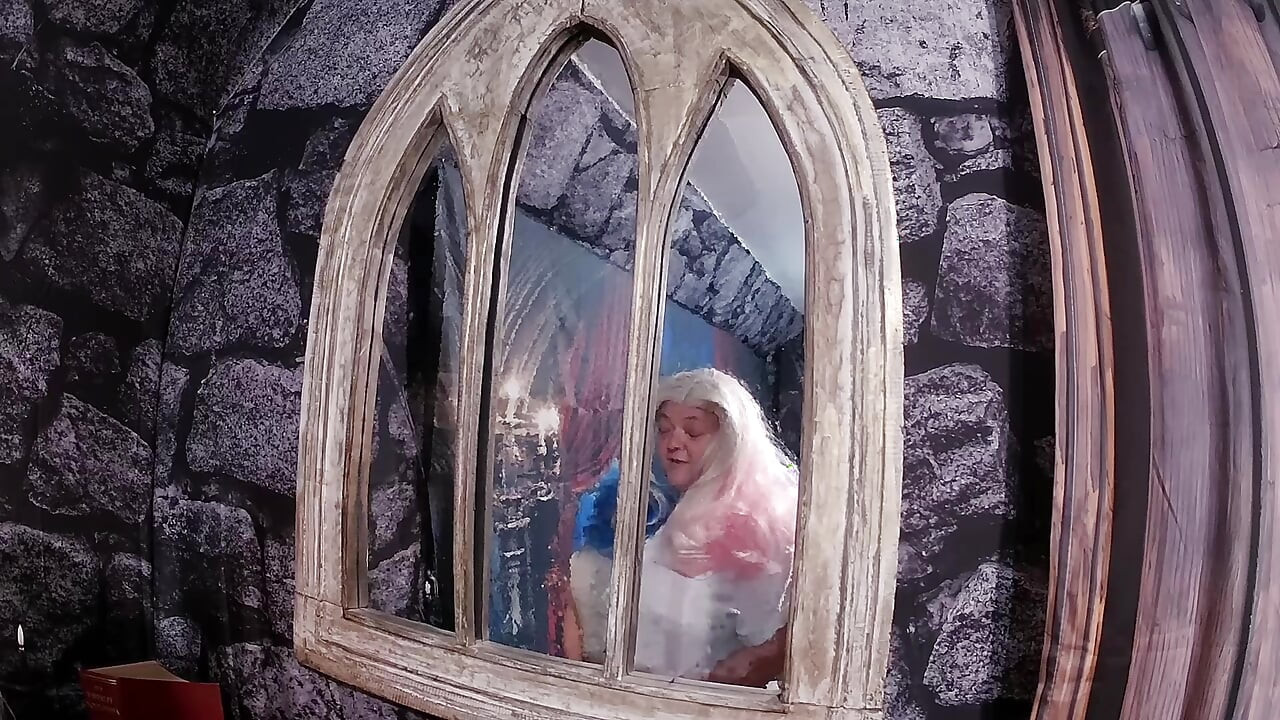 Część 1: - Wikariusz i niegrzeczny student!