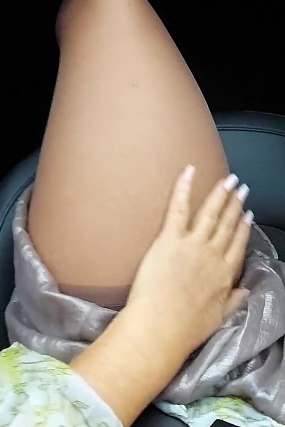 Stepmom spreads her legs in the car and seduces her stepson