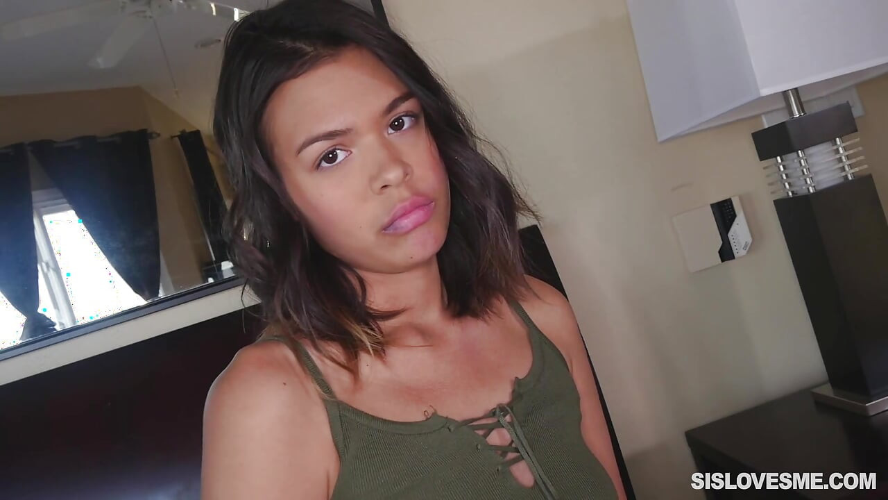 Latina stepsis practices oral with her stepbro