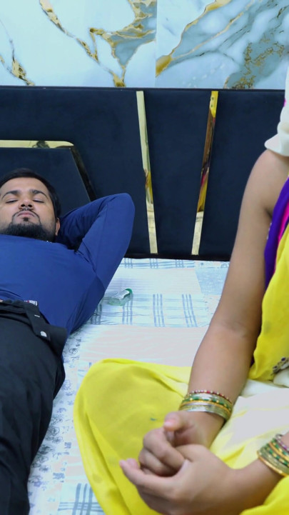Makan mailik ne room dene ke bahane kar di chudai | Clip 1