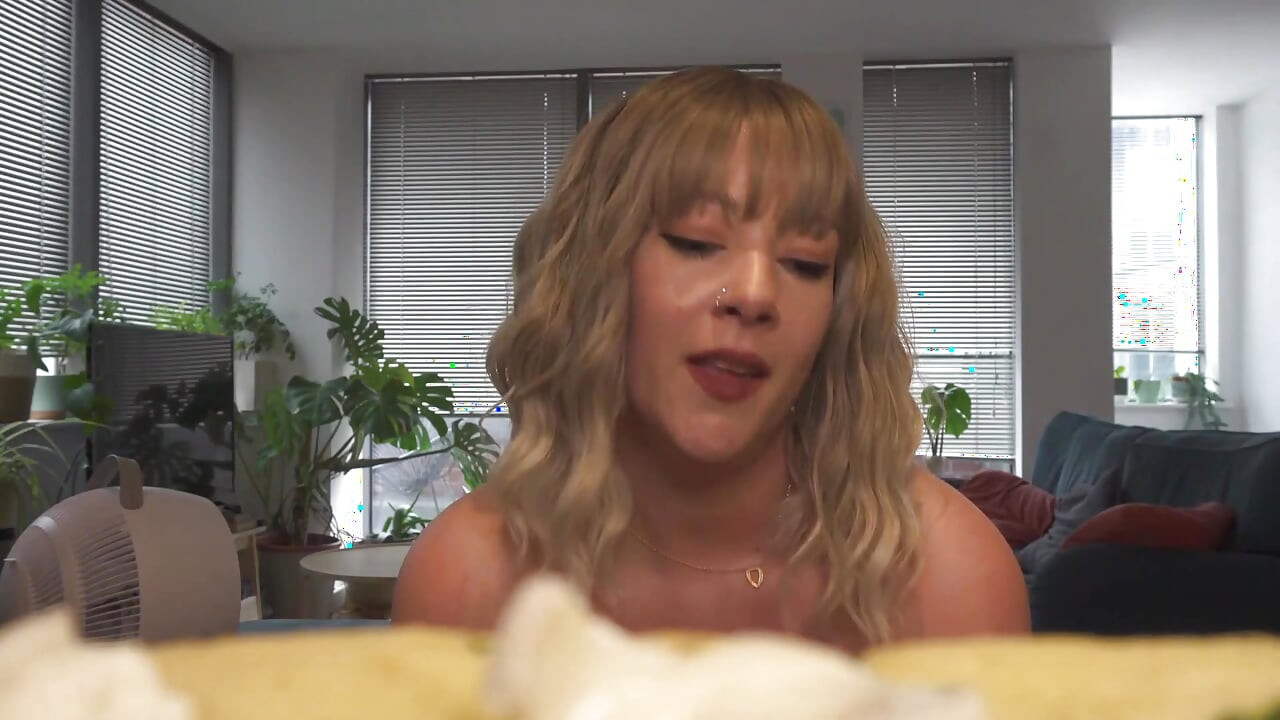 Dinner with a Giantess
