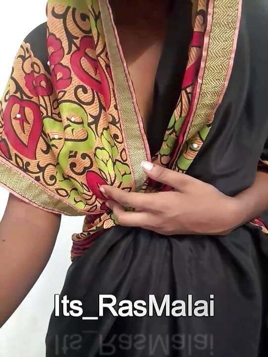 A sexy girl Trying to become bride Saree nude show , handjob and blowjob with big dildo
