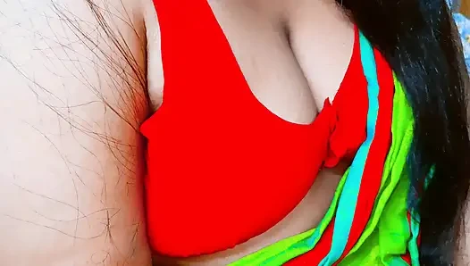 My stepmother came to me to fuck me wearing a new saree, so I fucked her as I wanted.