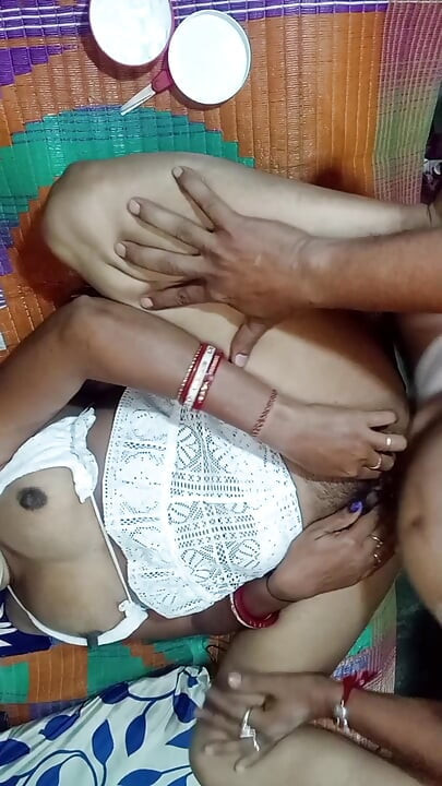 애널 섹스를 할 때 오줌 싸는 더러운 마누라 티나