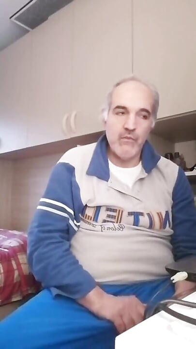 मेरा कठोर लंड पूरे स्मार्टफोन स्क्रीन को भर देता है