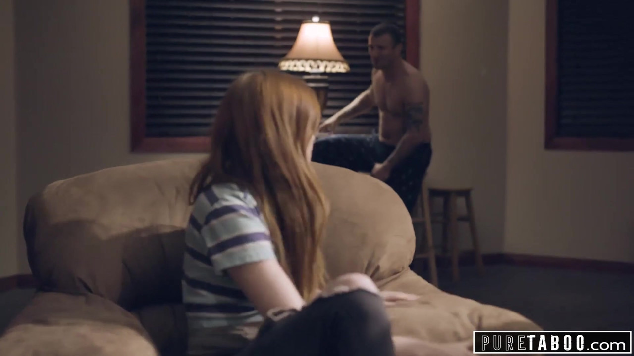 純粋なタブー義理の両親と義理の兄が新しい妹を歓迎