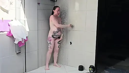 PREGNANT WOMAN SHAVES AND SHOWERS SHOWING HER PUSSY