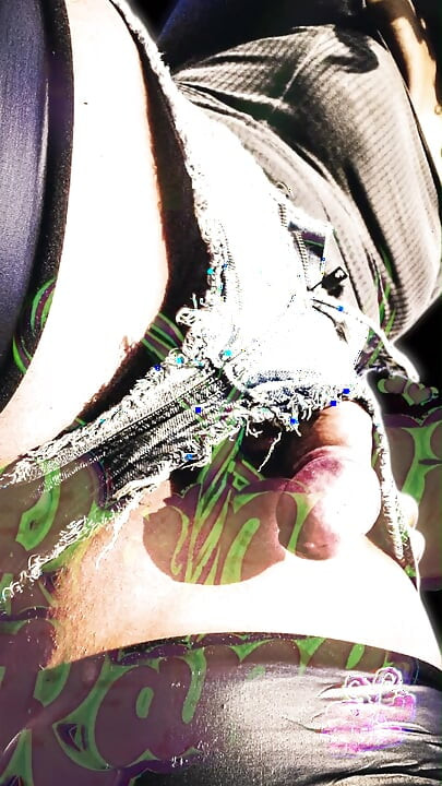 Kandi Kane Gets Her Tight Little Ass Pipe Ready For Daddy Fuckfest!