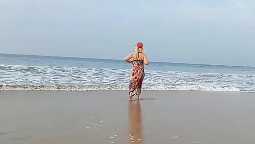 Зрелая Блондинка-жена Наслаждается Сексом В Нейлоновых Одеждах