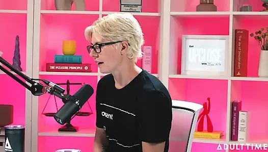 Kimmy kimm menaklukkan malu & menjual celana dalam bekas | Podcast Khusus Orang Dewasa