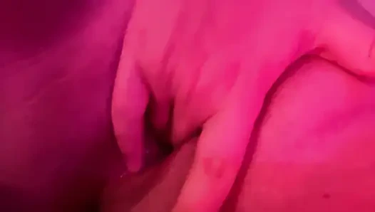 Apakah Anda ingin berada di sini dengan saya?