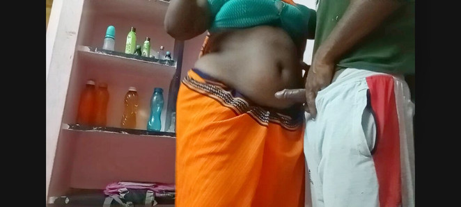 Schöne tamilische Ehefrau in Nabel lutscht und Zunge leckt, Sexvideo Teil 2