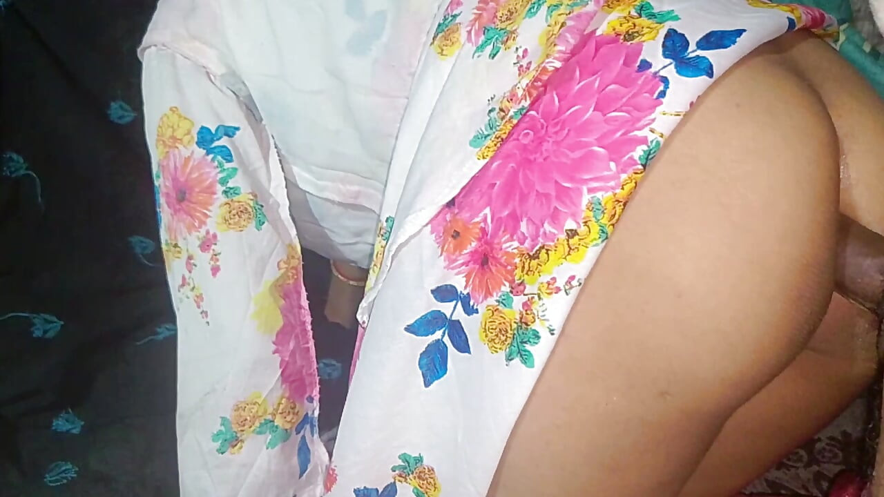 Indian desi hot saali ki gaand sex , local village hot saali xxx video